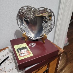 Vintage NIB Deadstock Arthur Court Aluminum Grape Heart Coupe Tray Bowl 10" Dish